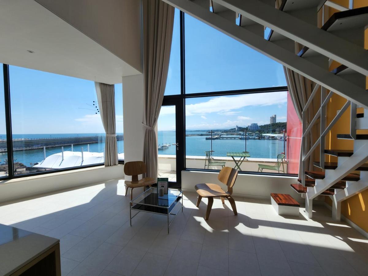 Bau Haus Villa Sokcho Exterior photo